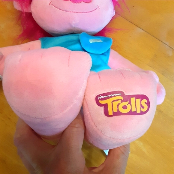 2019 BUILD A BEAR WORKSHOP 25" TROLLS, QUEEN POPPY With Pink B-A-B CINCH SACK. - Picture 7 of 13